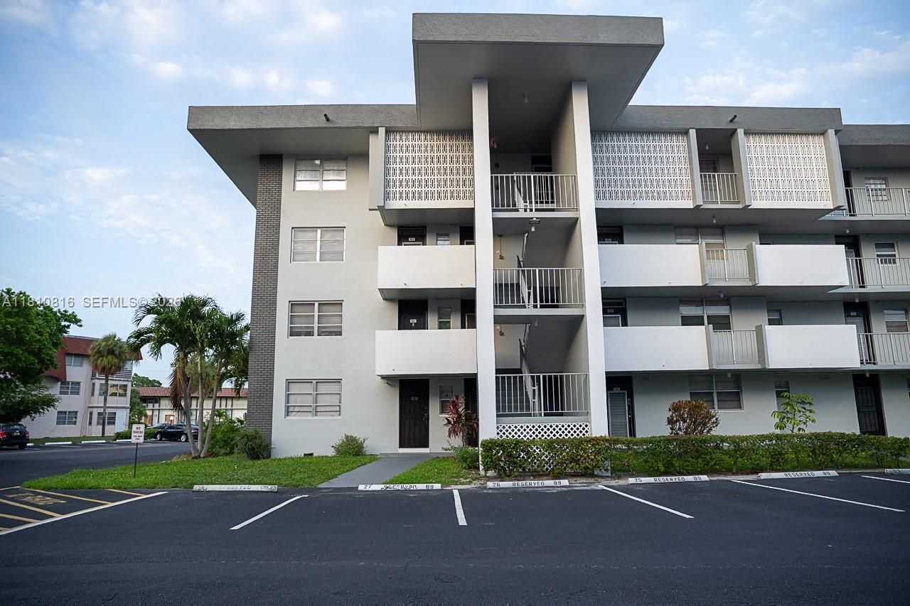2861 NW 47th Ter, Unit 201A, Lauderdale Lakes, FL 33313 Photo