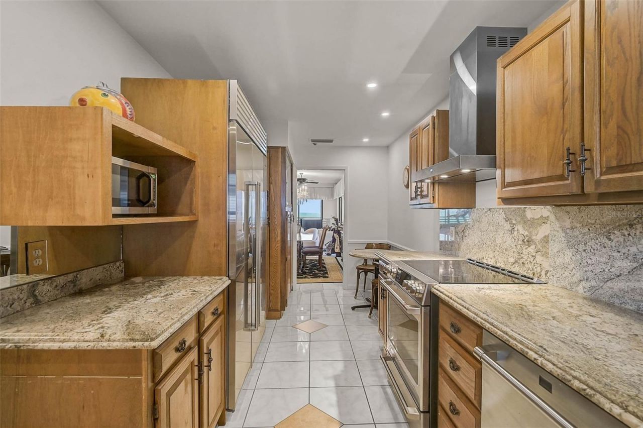 1100 Benjamin Franklin Drive, Unit 802, Sarasota, FL 34236 Photo