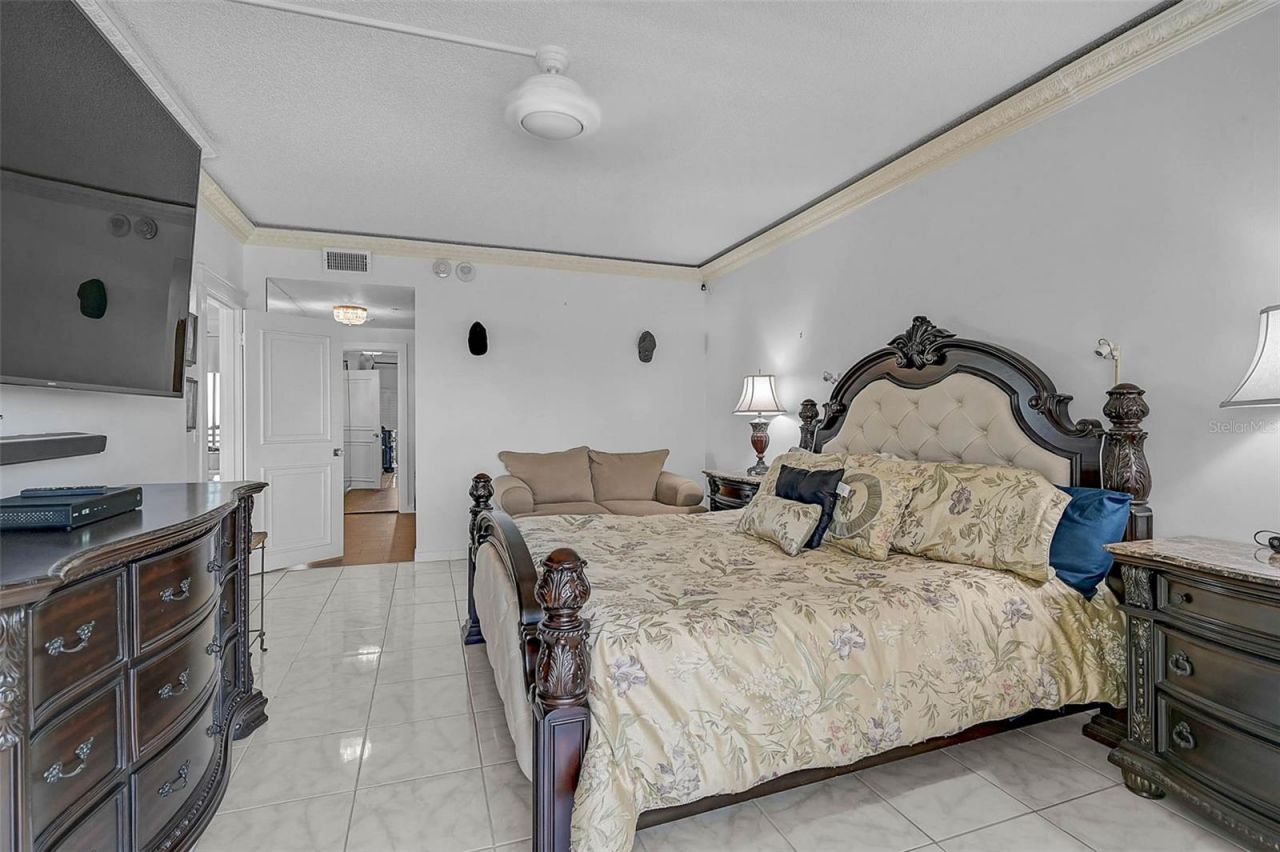 1100 Benjamin Franklin Drive, Unit 802, Sarasota, FL 34236 Photo