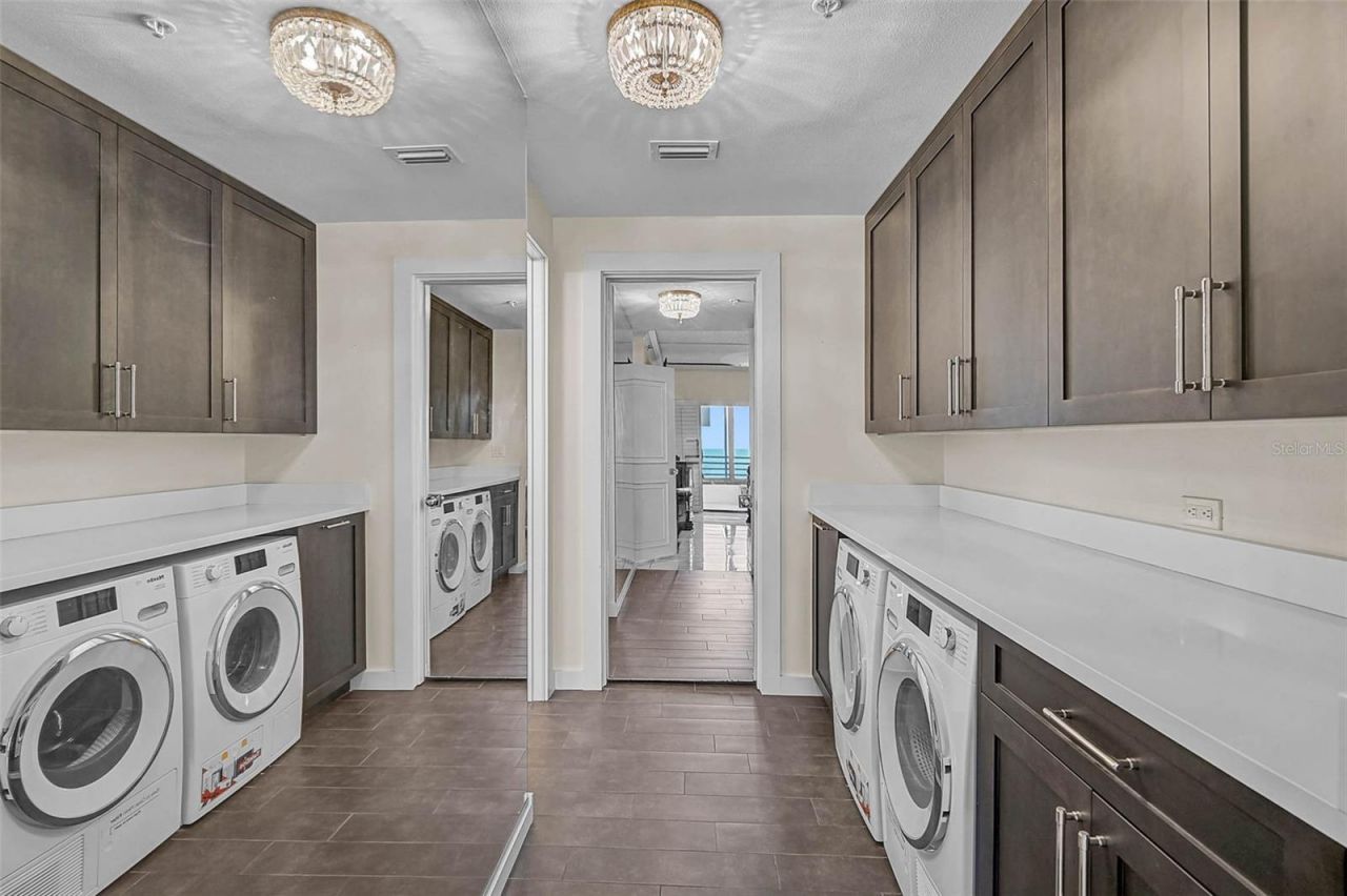 1100 Benjamin Franklin Drive, Unit 802, Sarasota, FL 34236 Photo