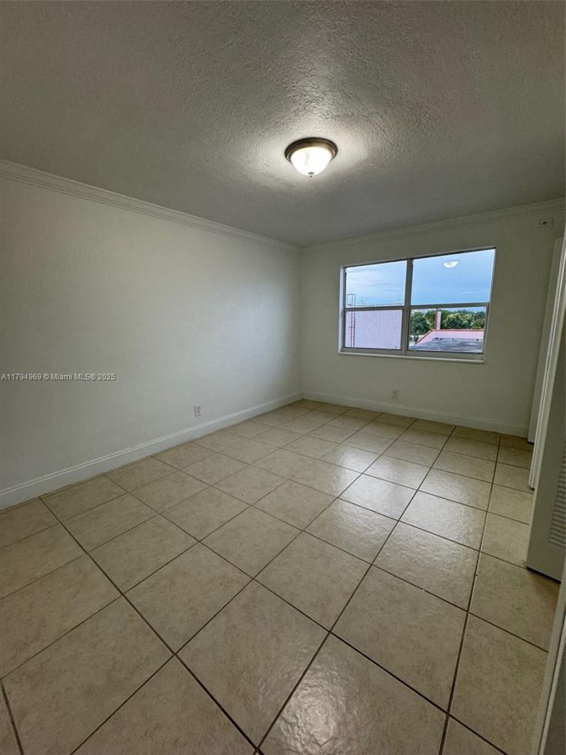11195 SW 1st St, Unit 314, Sweetwater, FL 33174 Photo