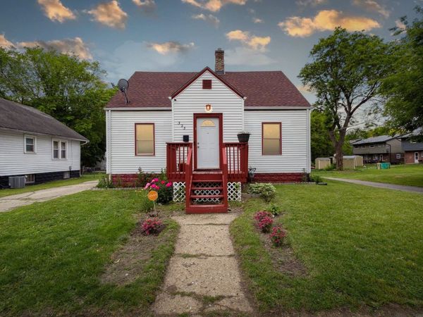 323 Tay Street, ROCKFORD, IL 61102