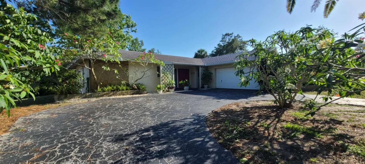 3717 Mckay Creek Drive, Largo, FL 33770 Photo