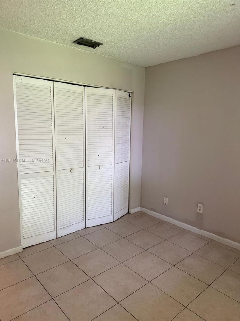 6023 10th Ave N, Unit 215, Greenacres, FL 33463 Photo