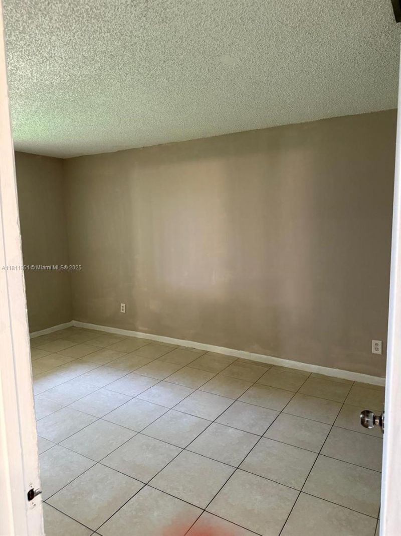 6023 10th Ave N, Unit 215, Greenacres, FL 33463 Photo