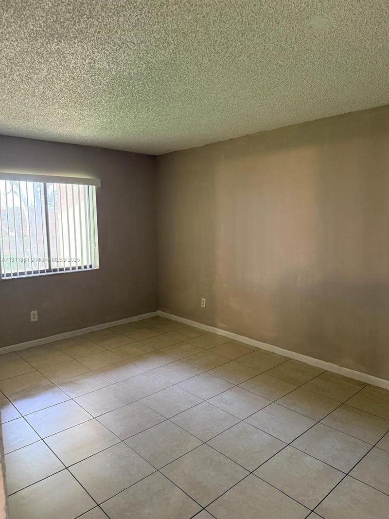 6023 10th Ave N, Unit 215, Greenacres, FL 33463 Photo