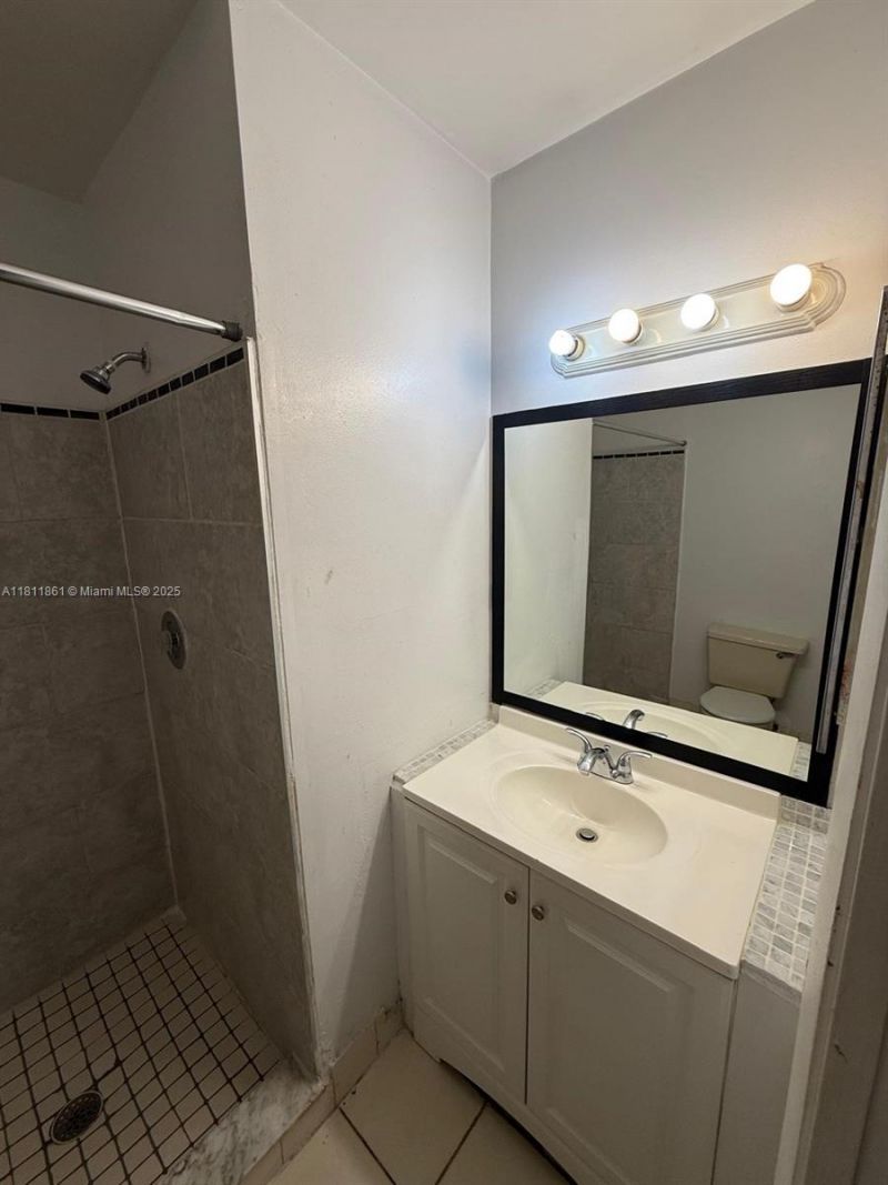 6023 10th Ave N, Unit 215, Greenacres, FL 33463 Photo