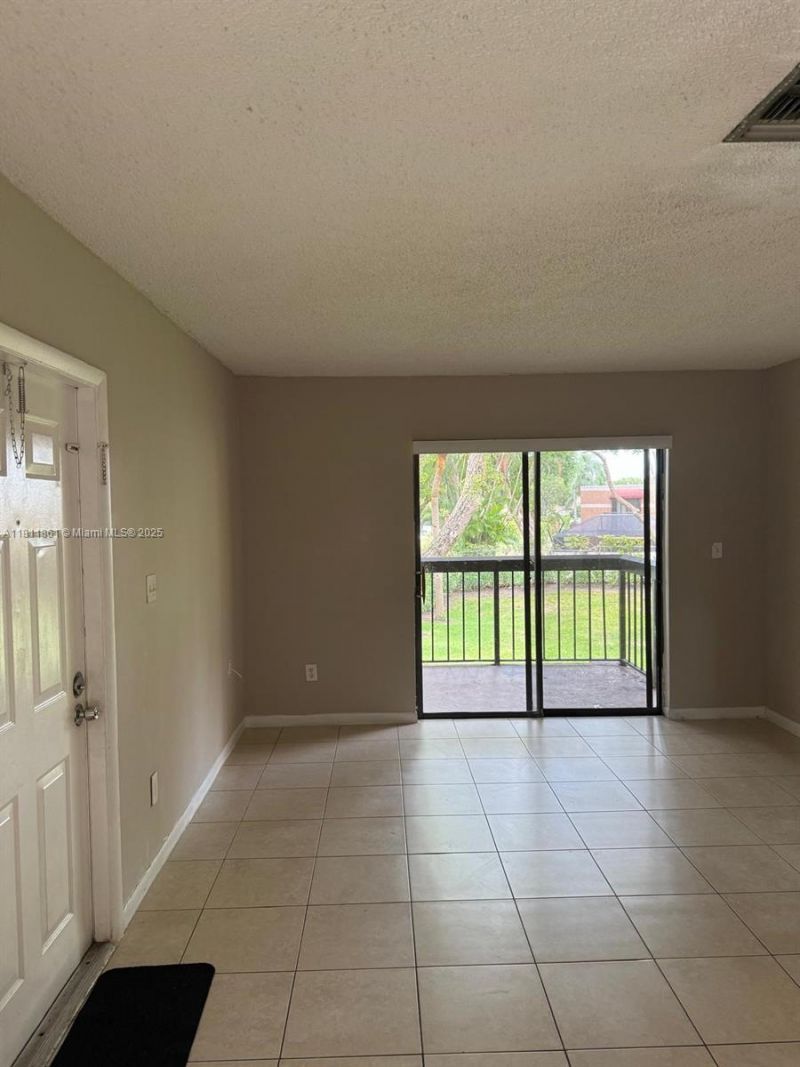 6023 10th Ave N, Unit 215, Greenacres, FL 33463 Photo