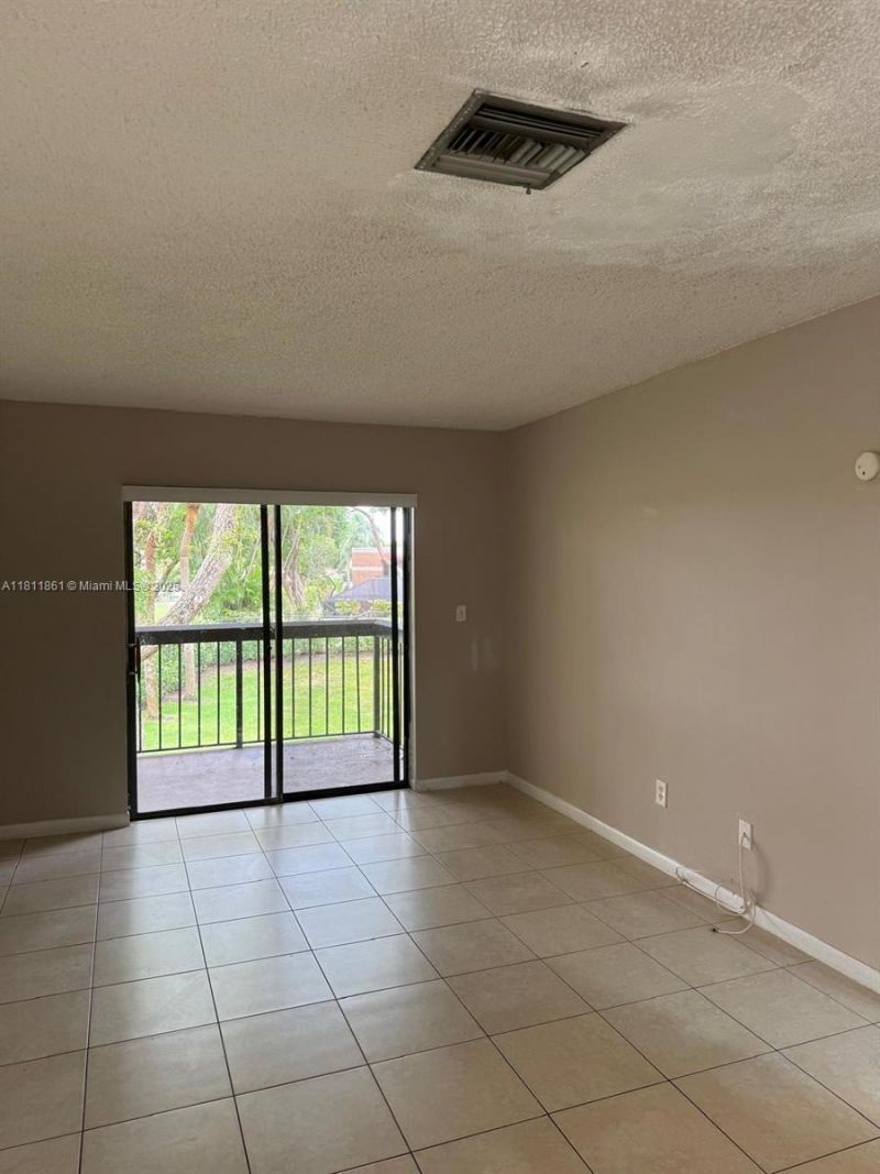 6023 10th Ave N, Unit 215, Greenacres, FL 33463 Photo