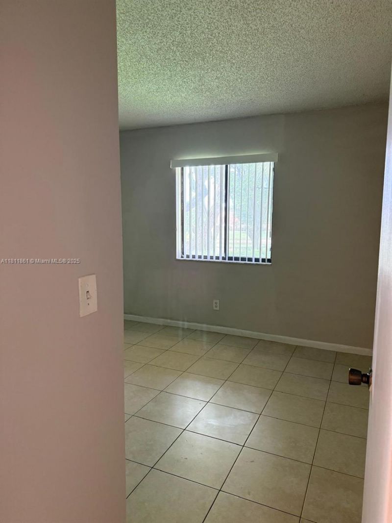 6023 10th Ave N, Unit 215, Greenacres, FL 33463 Photo
