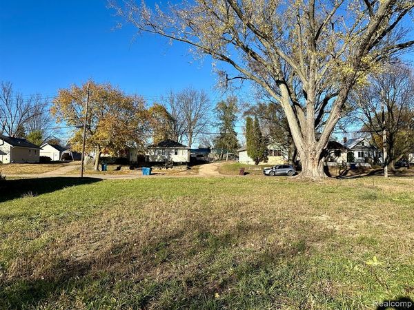 47 ALDEN Avenue W, Emmett Twp, MI 49014