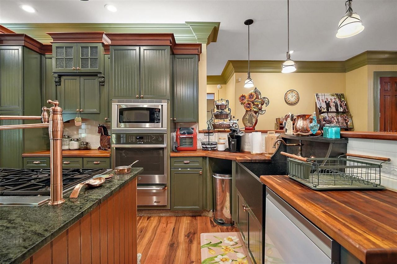 707 S Dixie Drive, Howey in the Hills, FL 34737 Photo