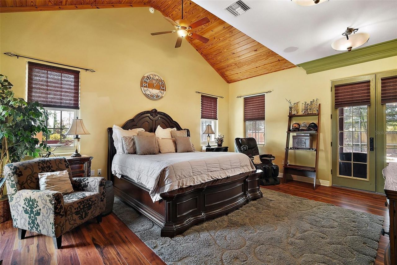 707 S Dixie Drive, Howey in the Hills, FL 34737 Photo