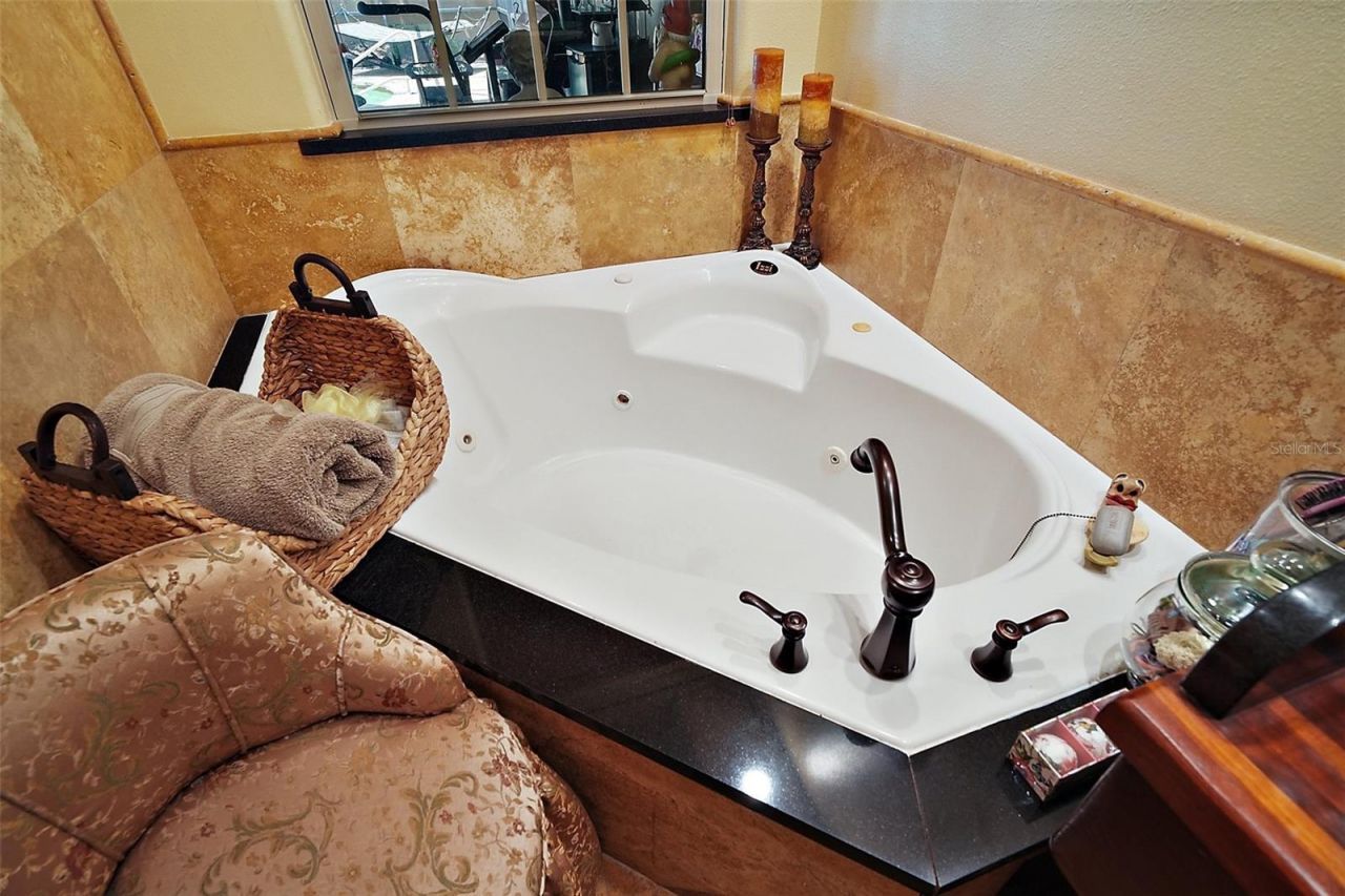 707 S Dixie Drive, Howey in the Hills, FL 34737 Photo