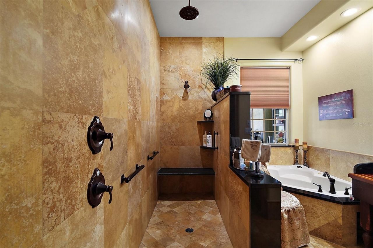 707 S Dixie Drive, Howey in the Hills, FL 34737 Photo