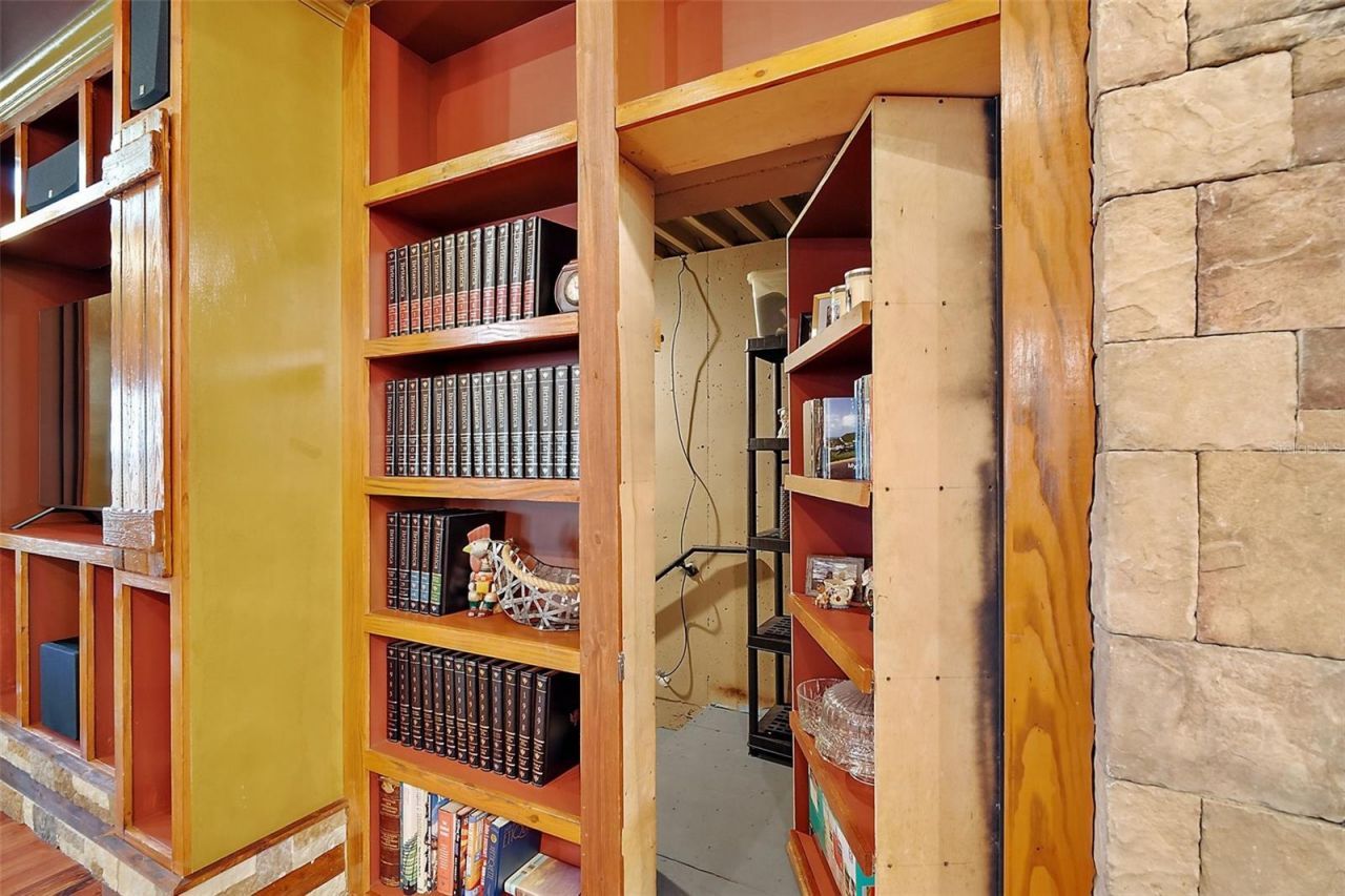 707 S Dixie Drive, Howey in the Hills, FL 34737 Photo