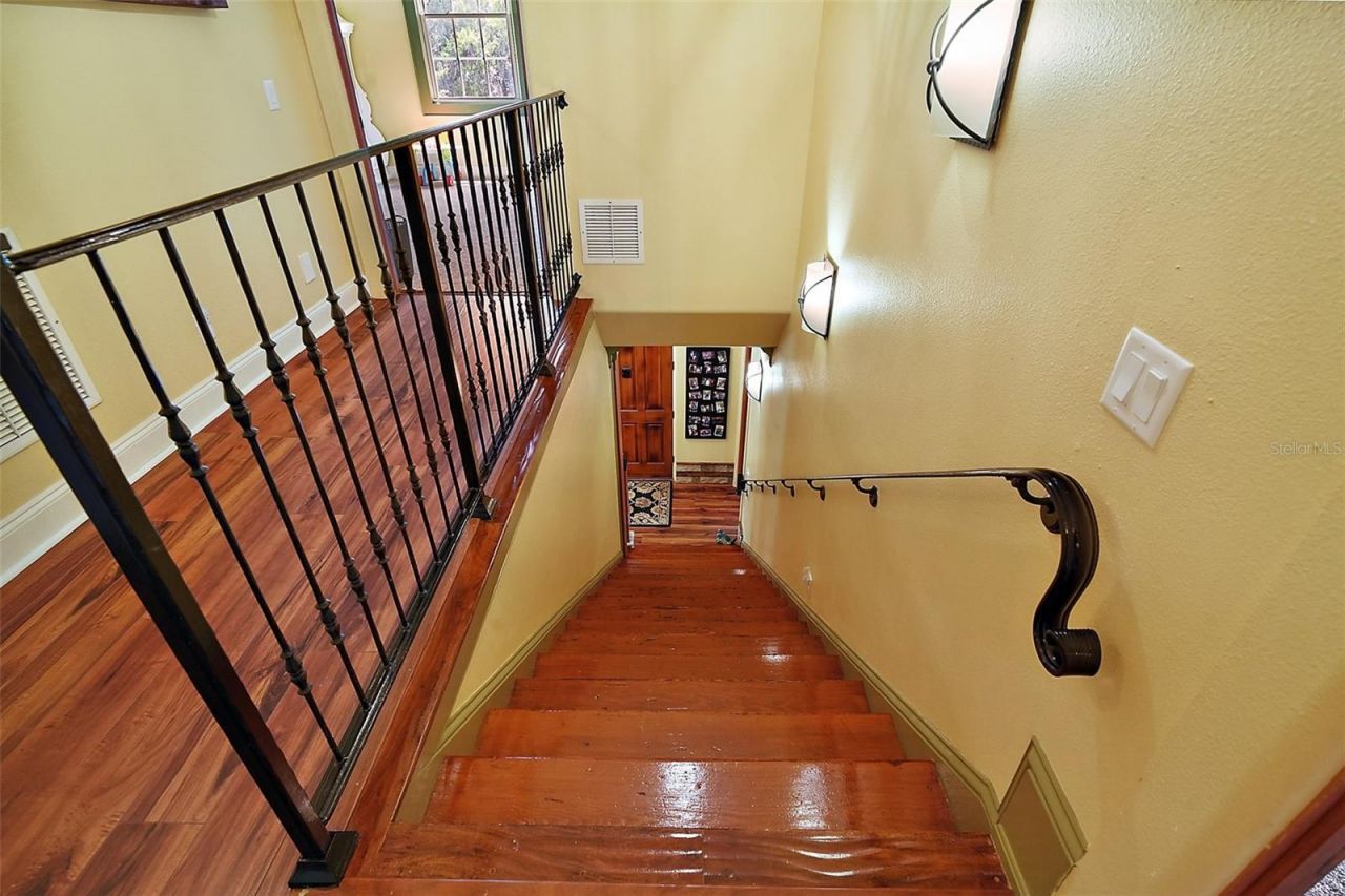 707 S Dixie Drive, Howey in the Hills, FL 34737 Photo