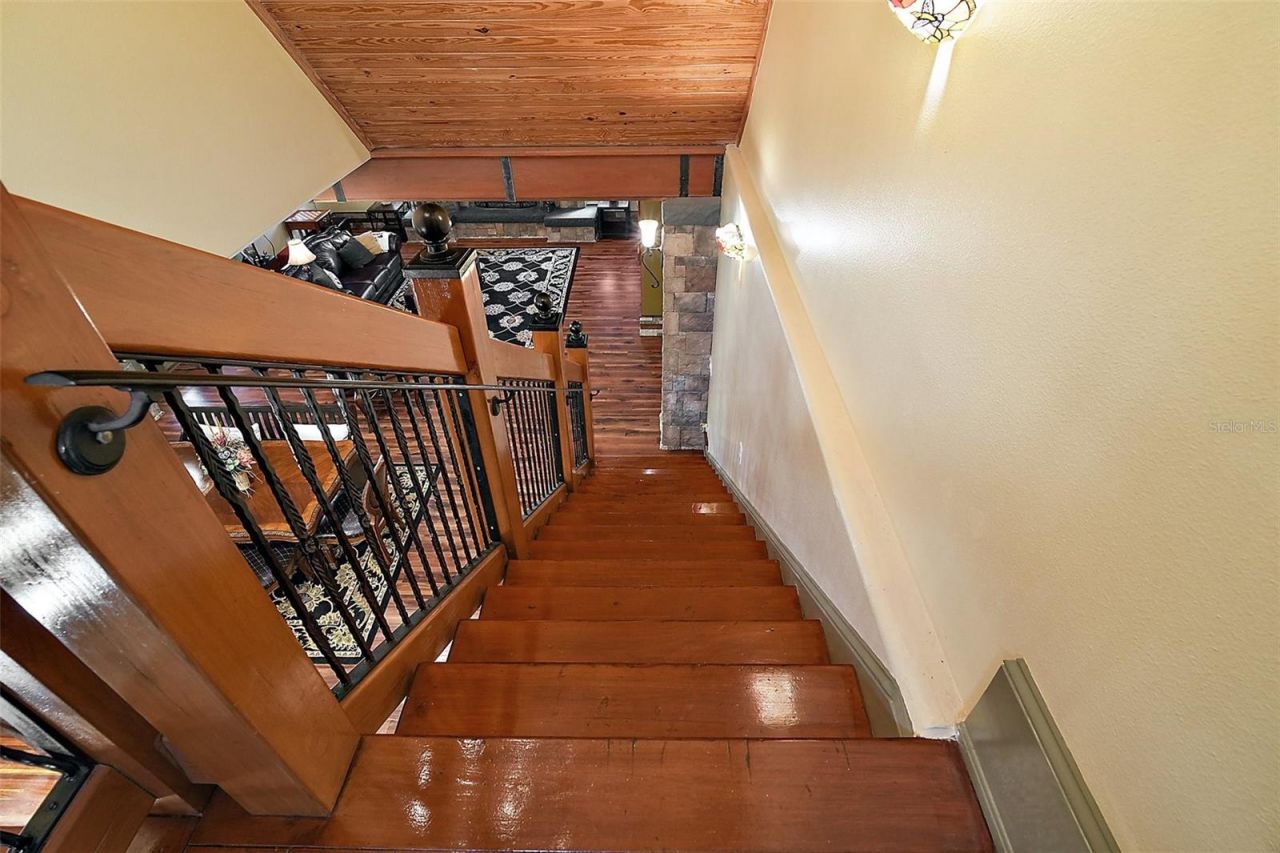 707 S Dixie Drive, Howey in the Hills, FL 34737 Photo