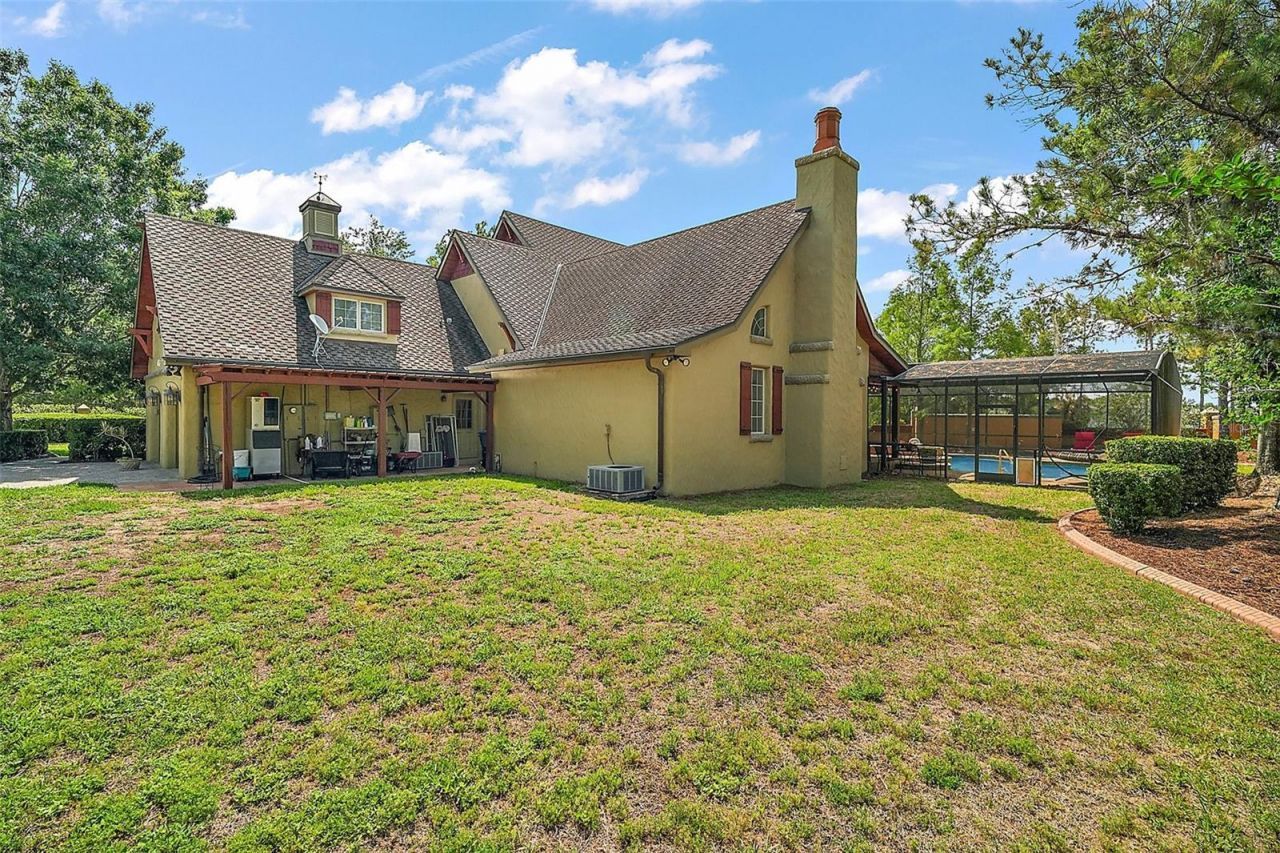 707 S Dixie Drive, Howey in the Hills, FL 34737 Photo