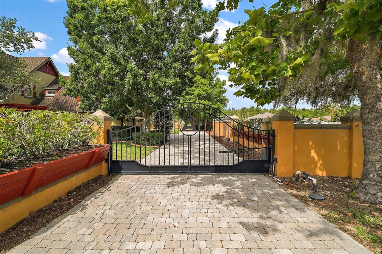 707 S Dixie Drive, Howey in the Hills, FL 34737 Photo