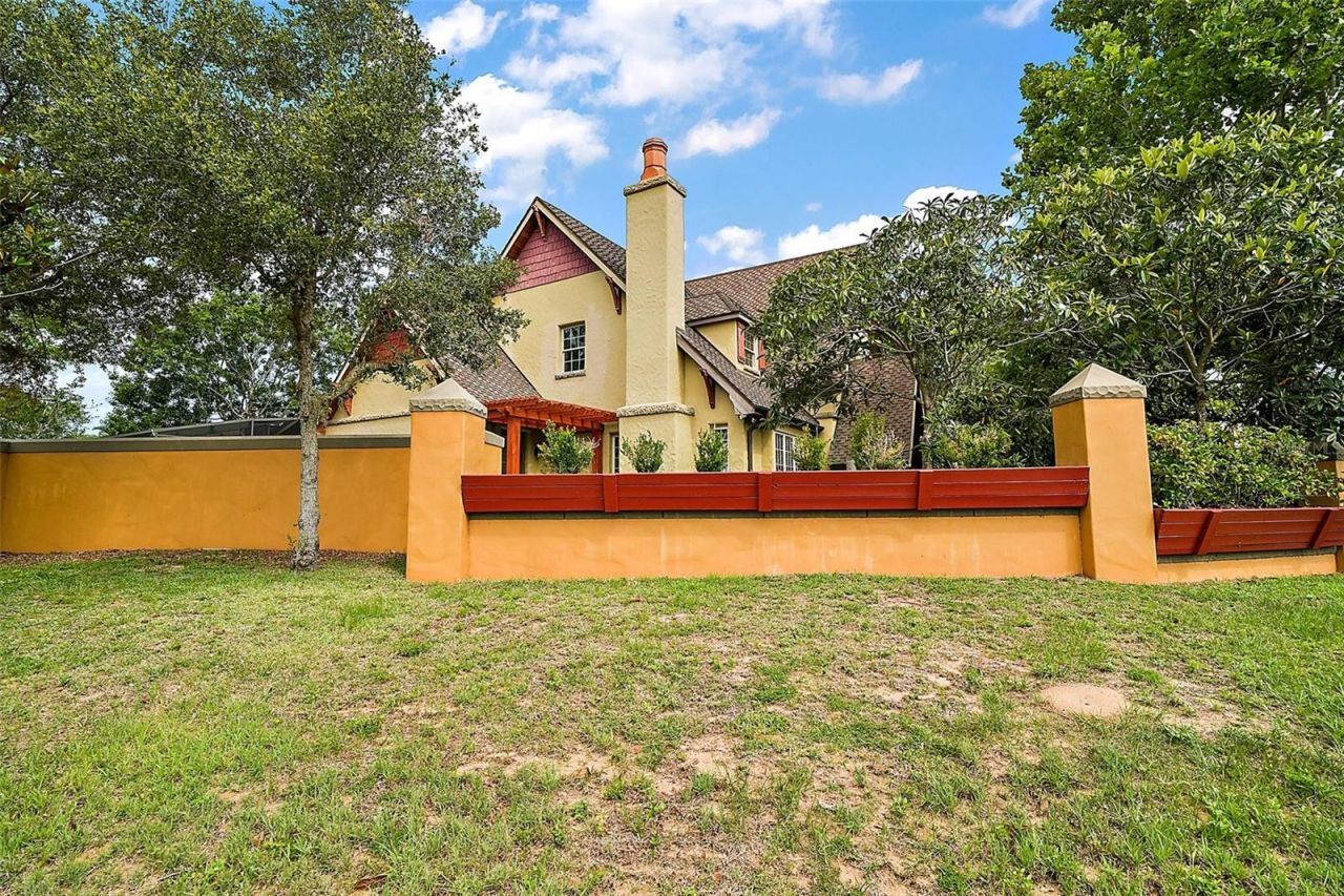 707 S Dixie Drive, Howey in the Hills, FL 34737 Photo