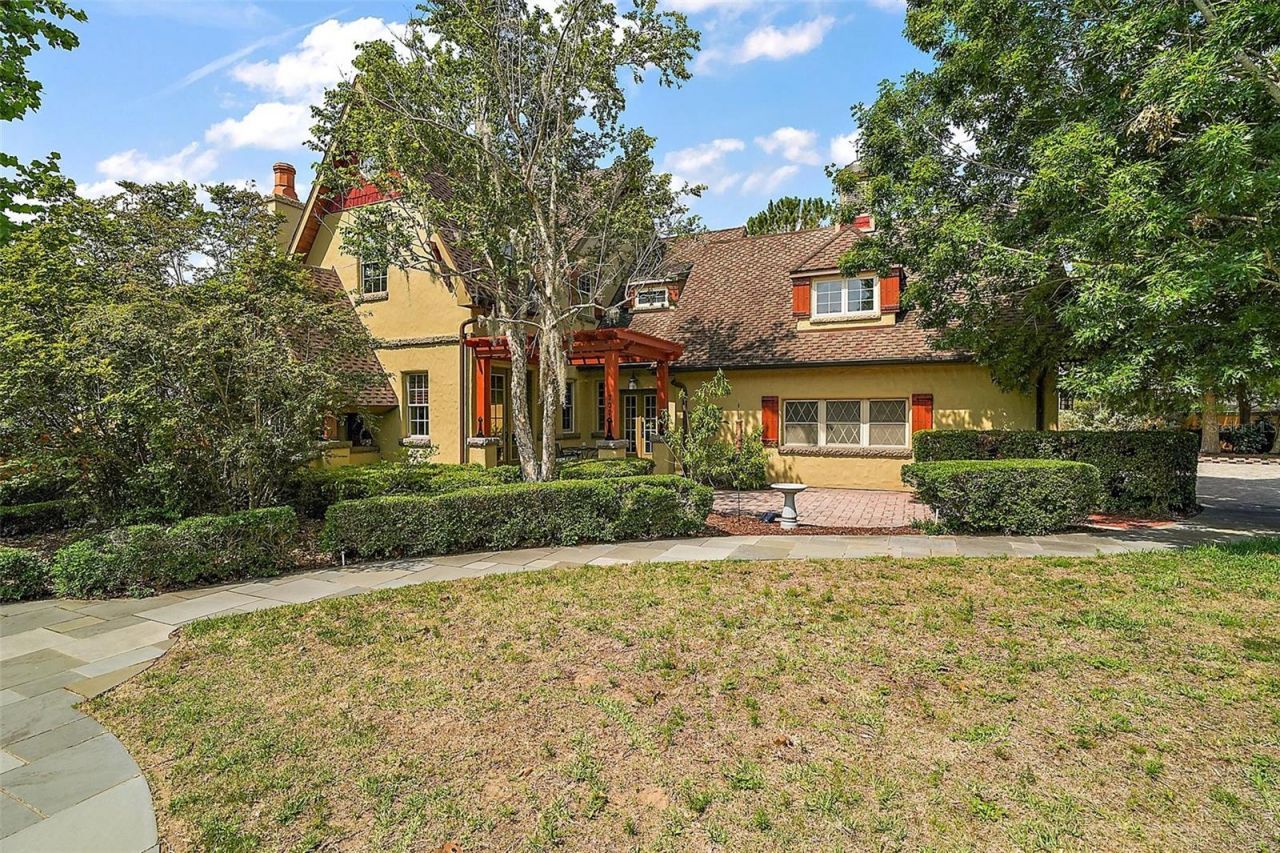 707 S Dixie Drive, Howey in the Hills, FL 34737 Photo