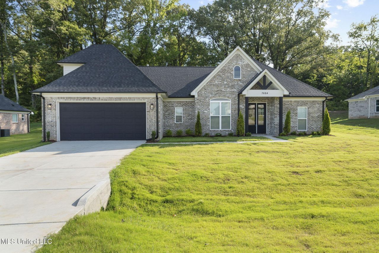 7684 Ridgefield Drive, Horn Lake, MS 38637 Main Photo