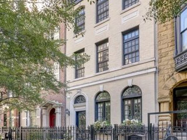 53 E Division Street, Chicago, IL 60610