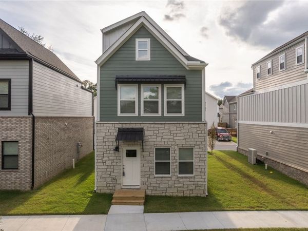 1323 S Van Buren Avenue, Fayetteville, AR 72701