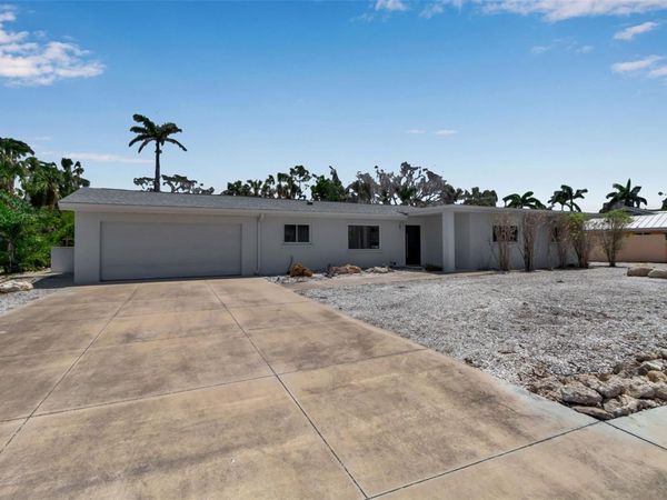 130 N ADAMS DRIVE, SARASOTA, FL 34236