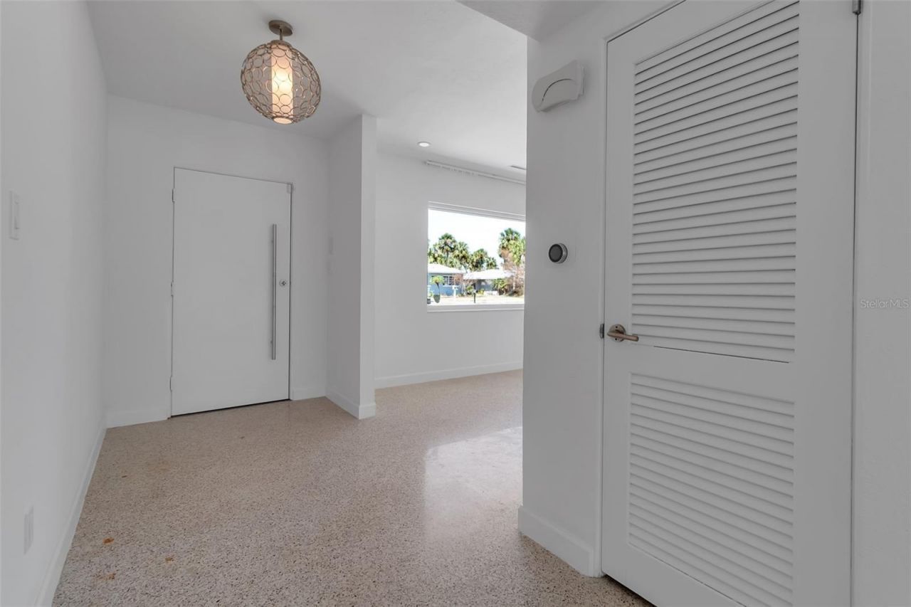 130 N Adams Drive, Sarasota, FL 34236 Photo