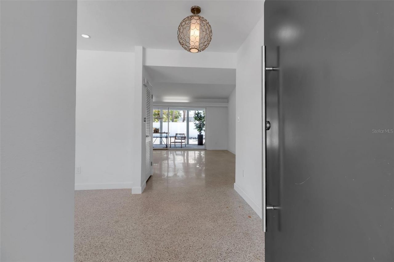 130 N Adams Drive, Sarasota, FL 34236 Photo