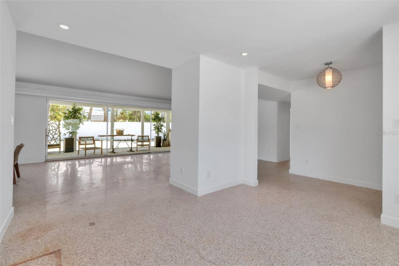 130 N Adams Drive, Sarasota, FL 34236 Photo