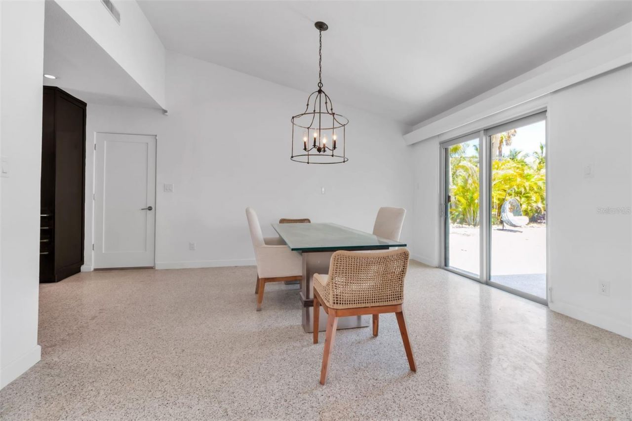 130 N Adams Drive, Sarasota, FL 34236 Photo