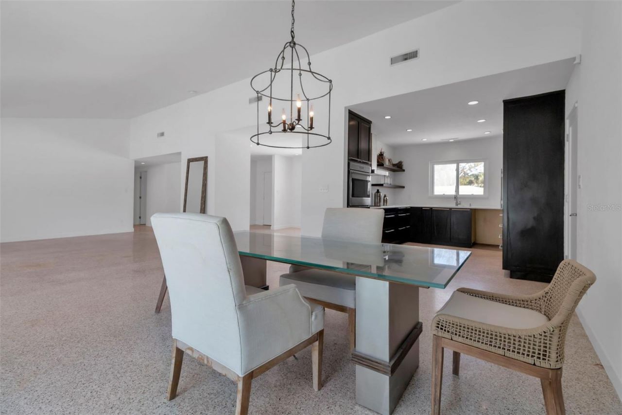 130 N Adams Drive, Sarasota, FL 34236 Photo