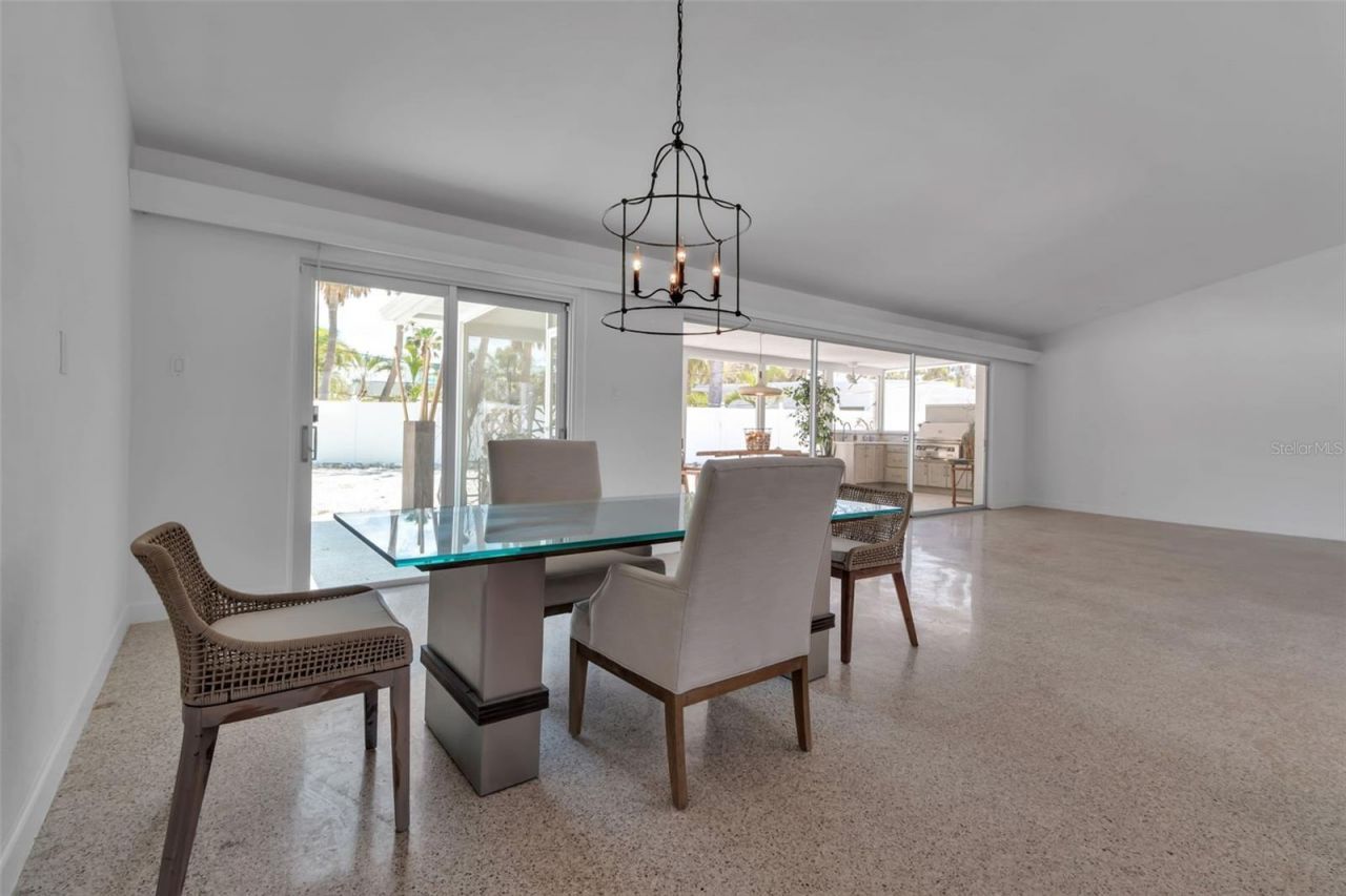 130 N Adams Drive, Sarasota, FL 34236 Photo