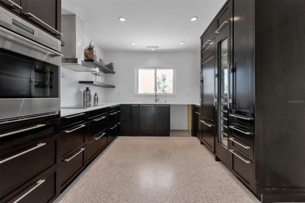 130 N Adams Drive, Sarasota, FL 34236 Photo