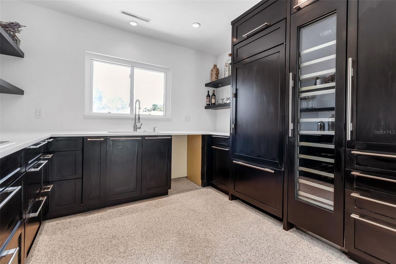 130 N Adams Drive, Sarasota, FL 34236 Photo