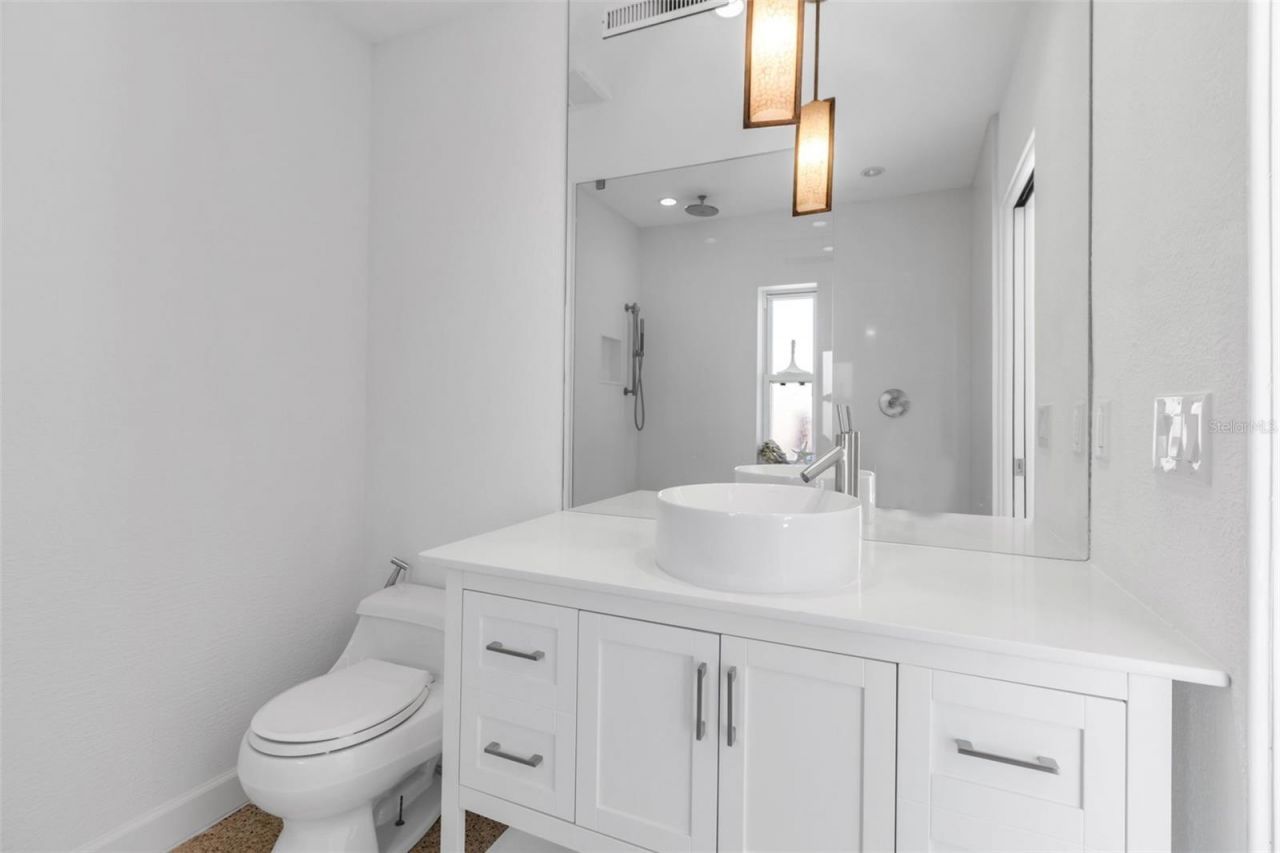 130 N Adams Drive, Sarasota, FL 34236 Photo