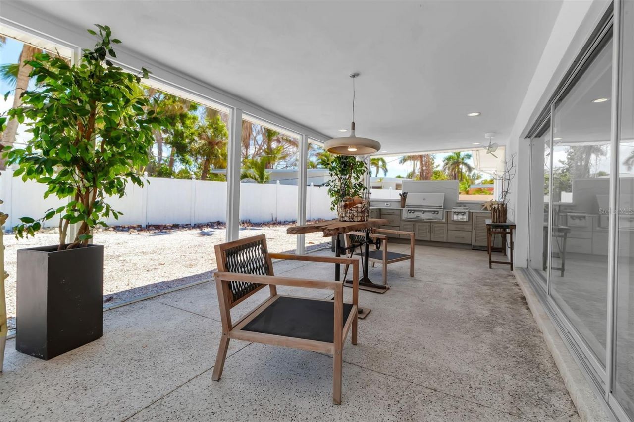 130 N Adams Drive, Sarasota, FL 34236 Photo