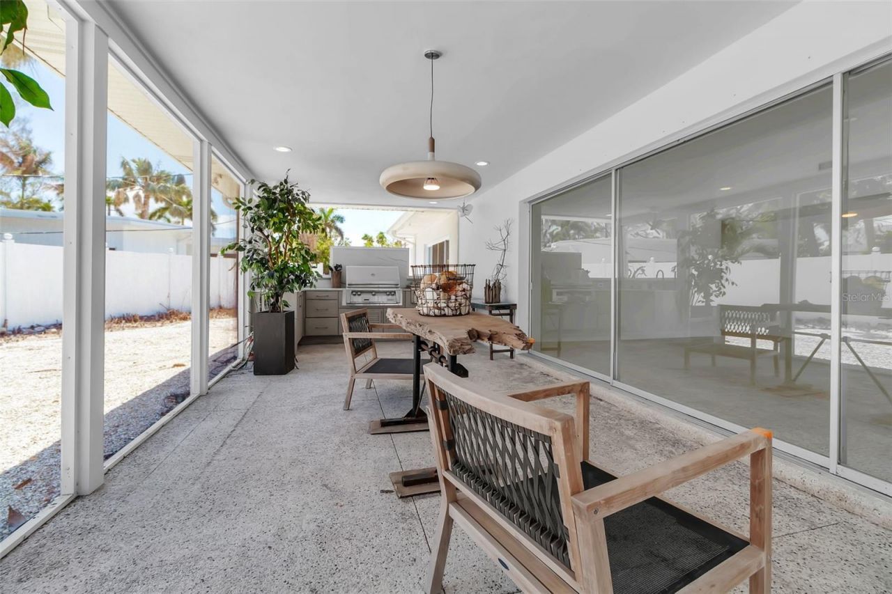 130 N Adams Drive, Sarasota, FL 34236 Photo