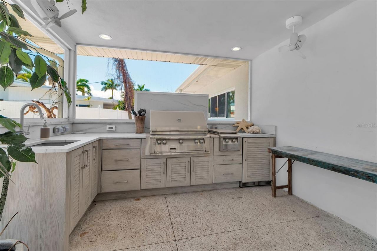 130 N Adams Drive, Sarasota, FL 34236 Photo