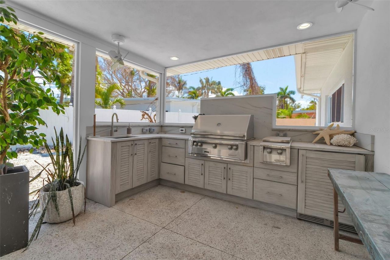 130 N Adams Drive, Sarasota, FL 34236 Photo