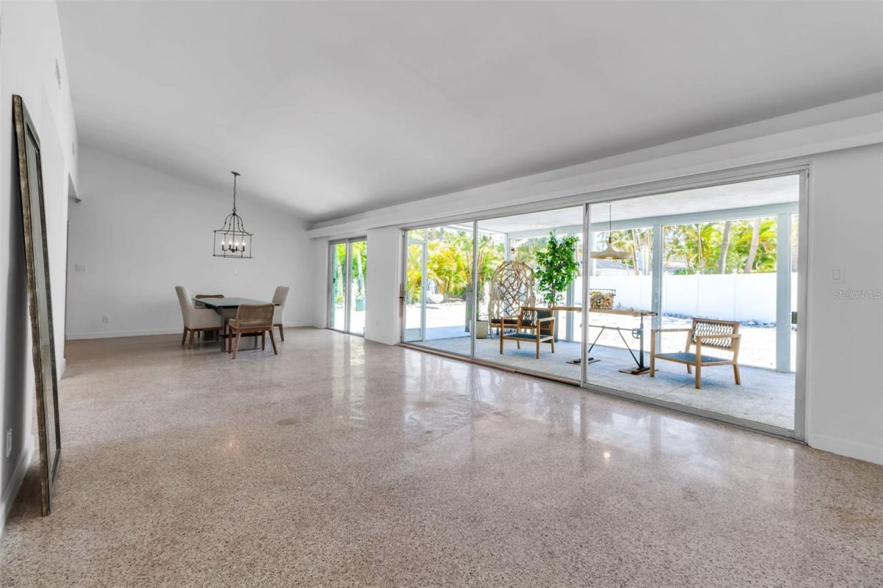 130 N Adams Drive, Sarasota, FL 34236 Photo