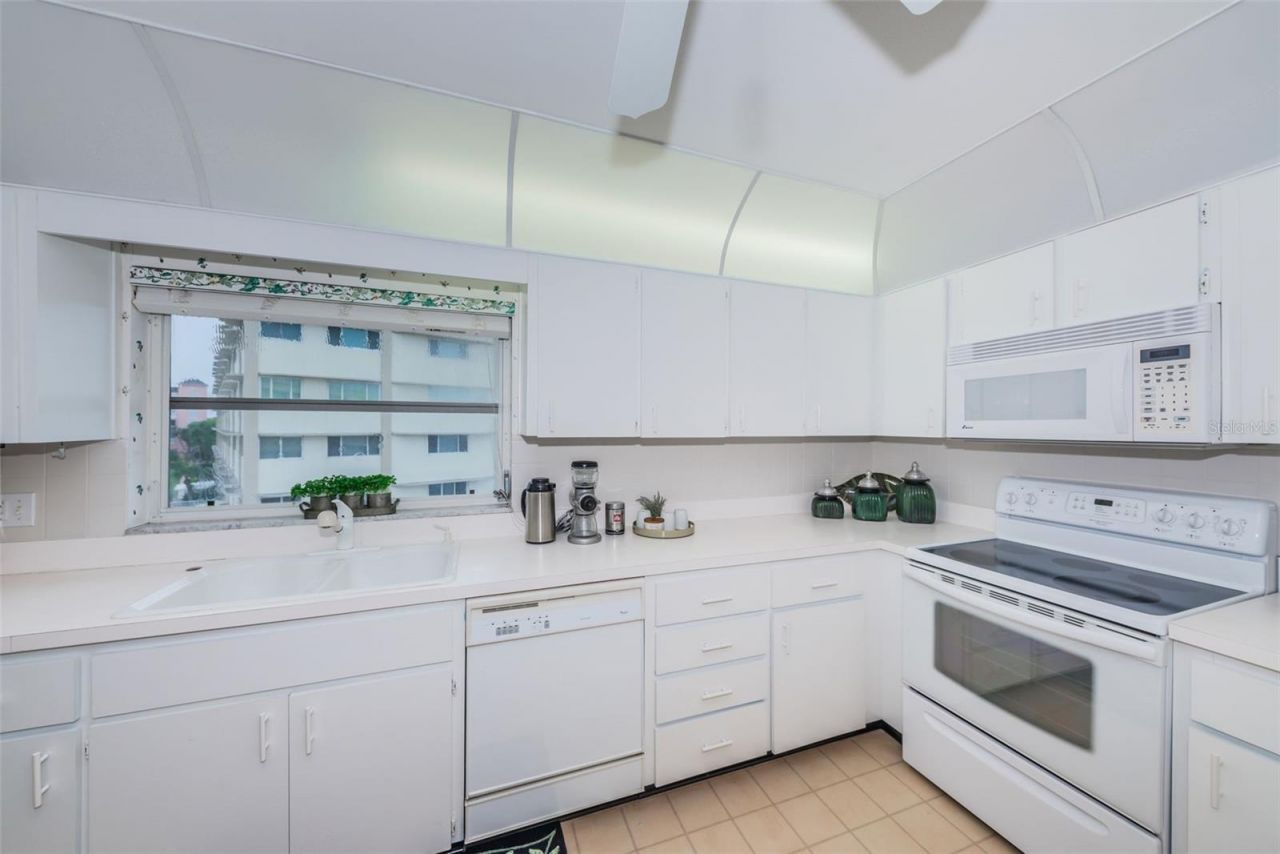 100 Bluff View Drive, Unit 514C, Belleair Bluffs, FL 33770 Photo