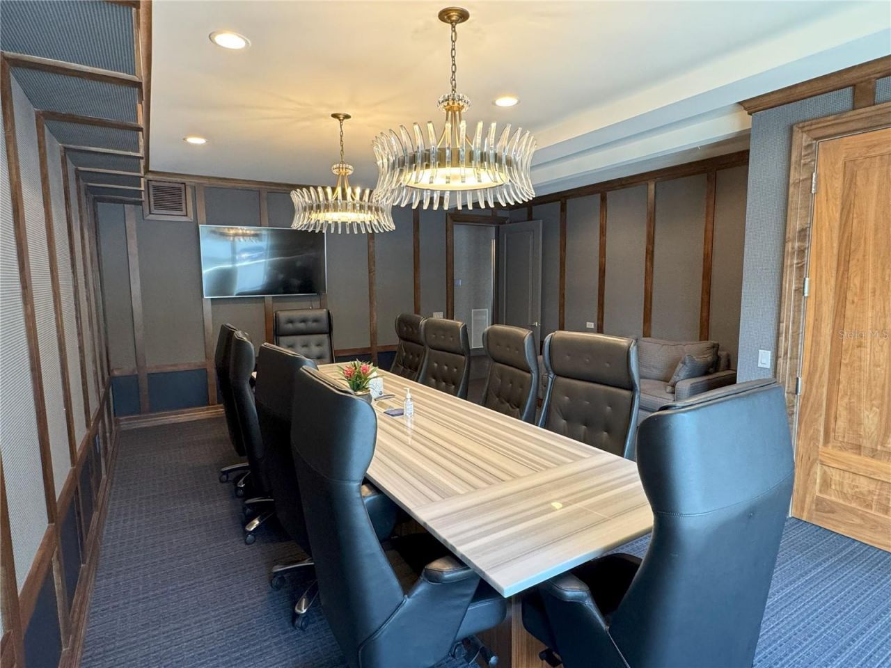 2011 W Cleveland Street, Tampa, FL 33606 Photo