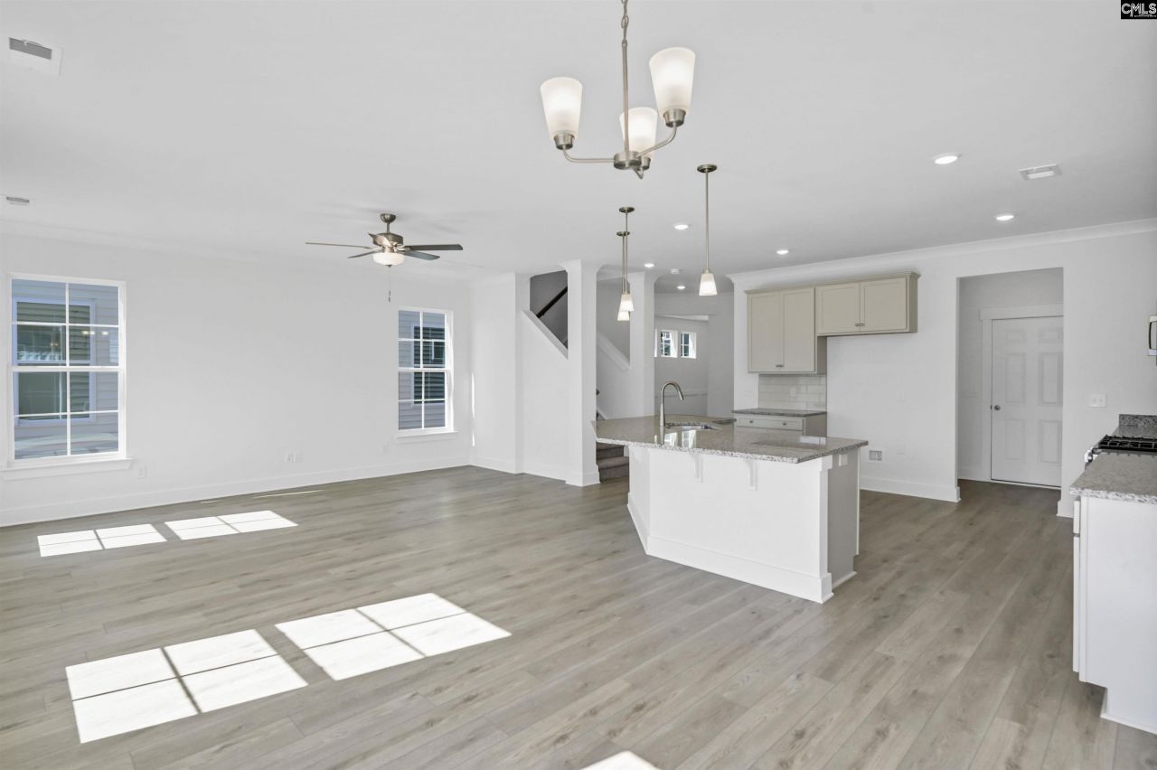 628 Thunder Gulch Avenue Photo 12