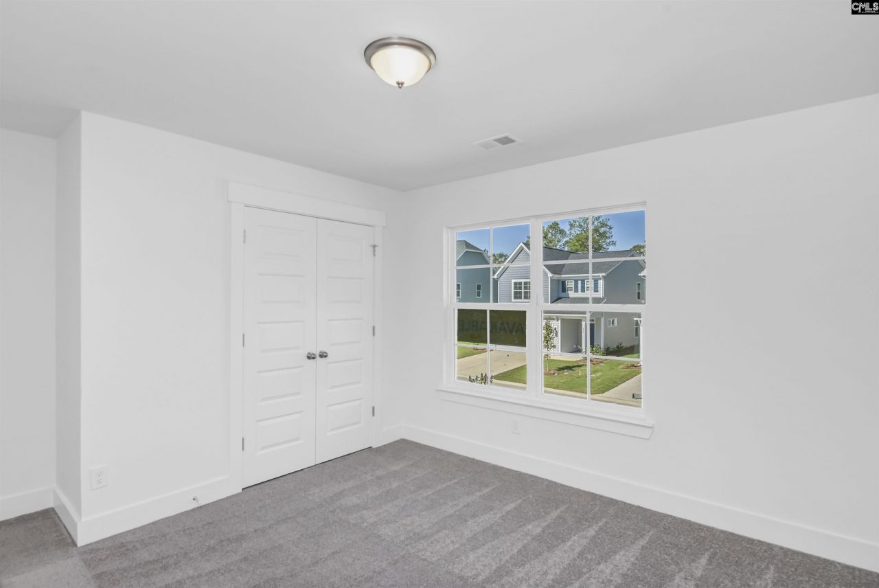 628 Thunder Gulch Avenue Photo 32