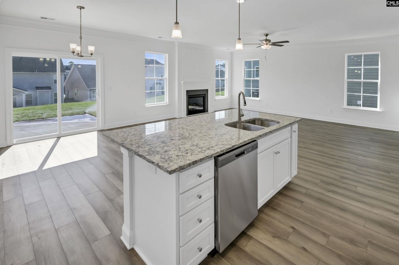 624 Thunder Gulch Avenue Photo 13