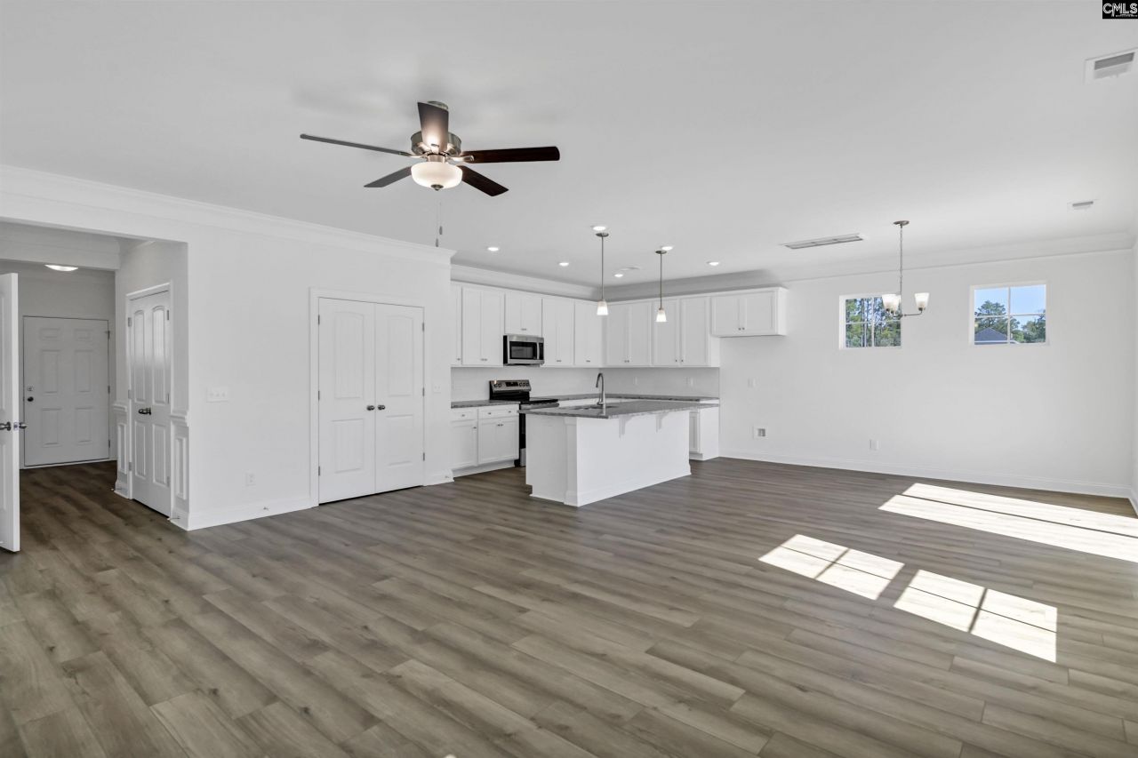 624 Thunder Gulch Avenue Photo 17